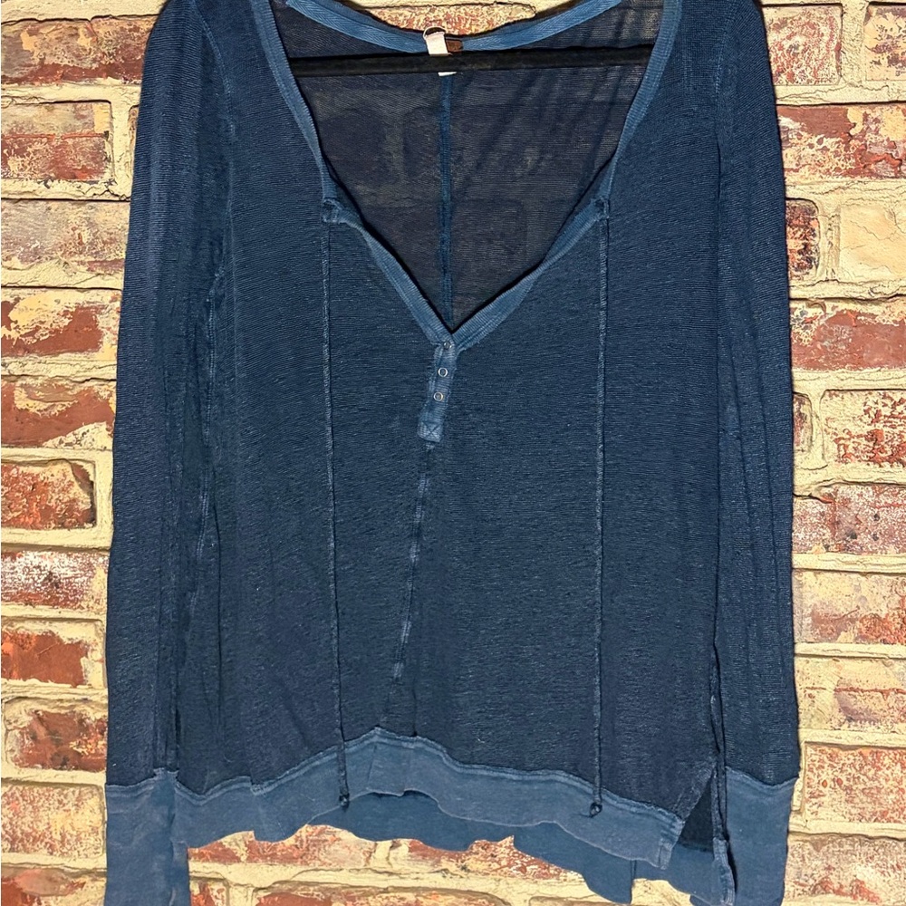 Free People We The Free Affogato Hacci Henley Top Indigo Linen Blend Raw Hem M - Picture 3 of 7